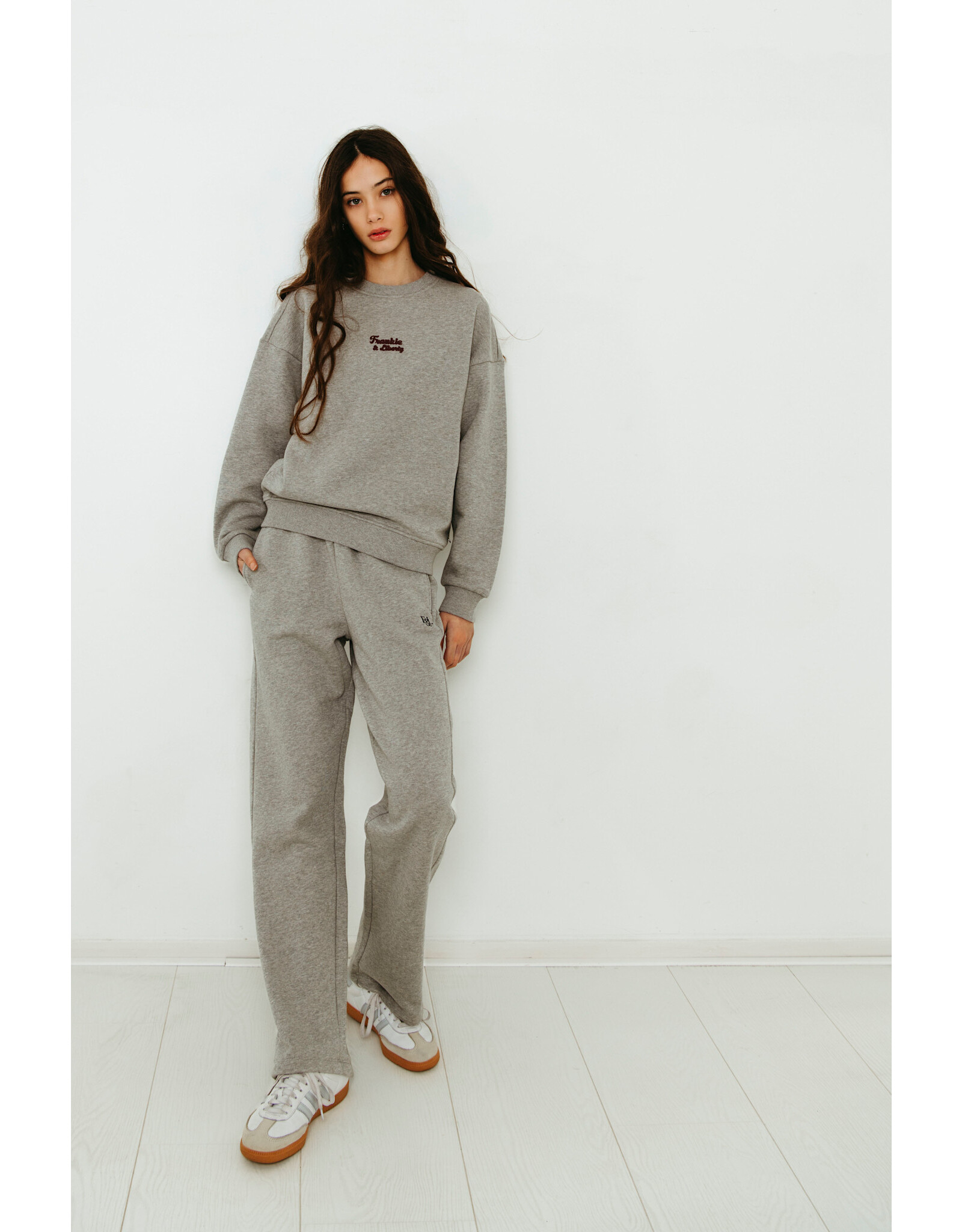 FRANKIE&LIBERTY Tamina Straightleg Sweatpant 13.1 GREY MELANGE