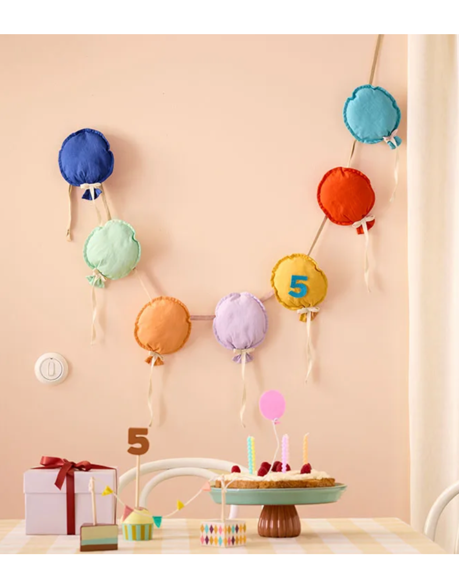 Kids concept Birthday garland balloon