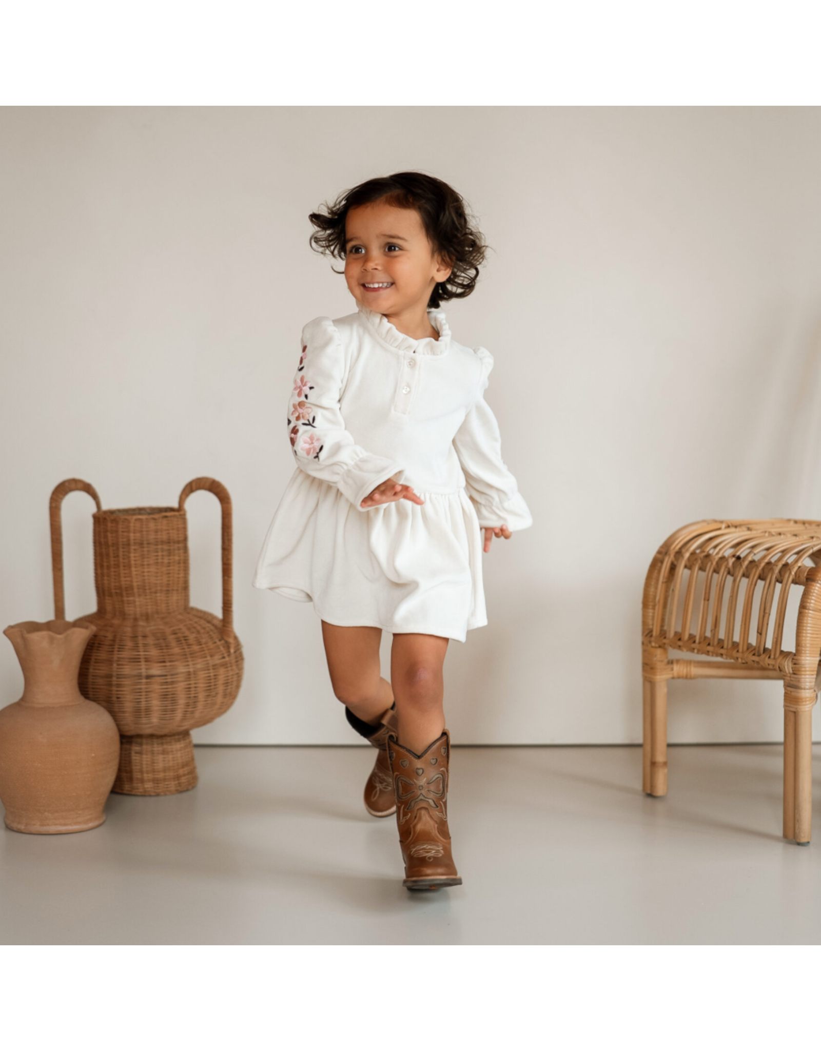 NAVY NATURAL Madee dress almond velvet with broderie flowers