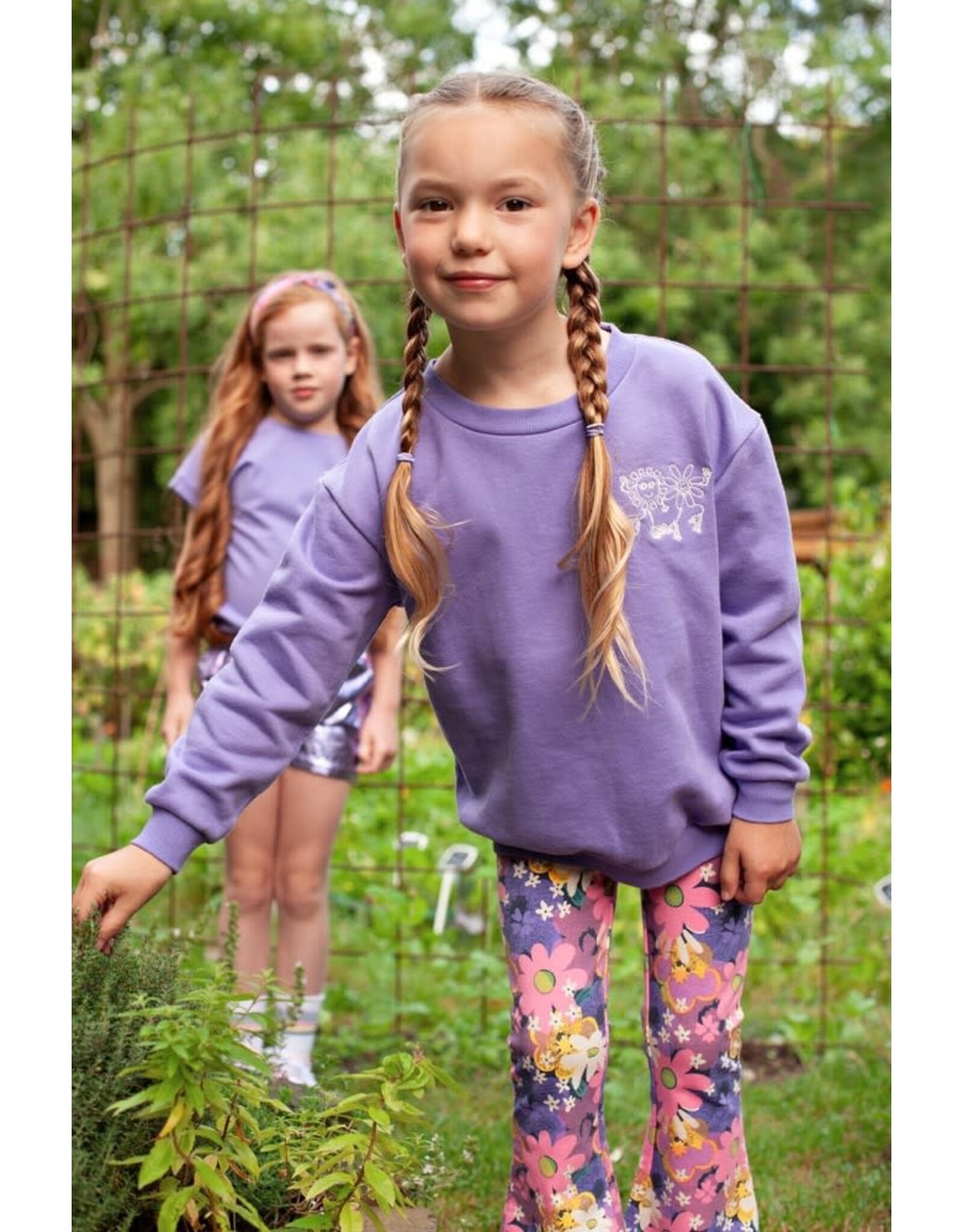 Jubel Sweater met backprint - Rolling into Spring Paars