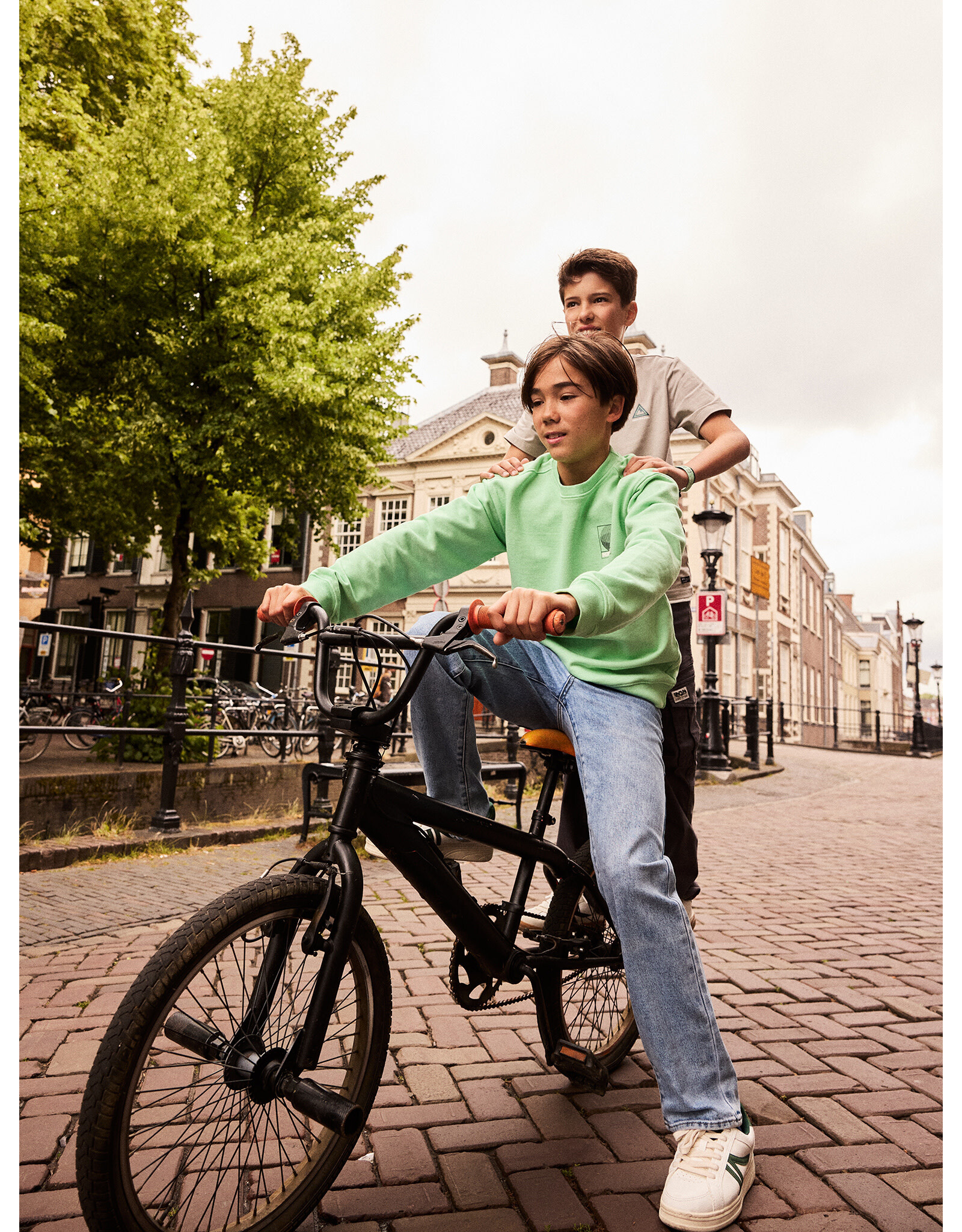 Indian Blue Jeans Loose Fit Sweat IND Washed Fresh Green