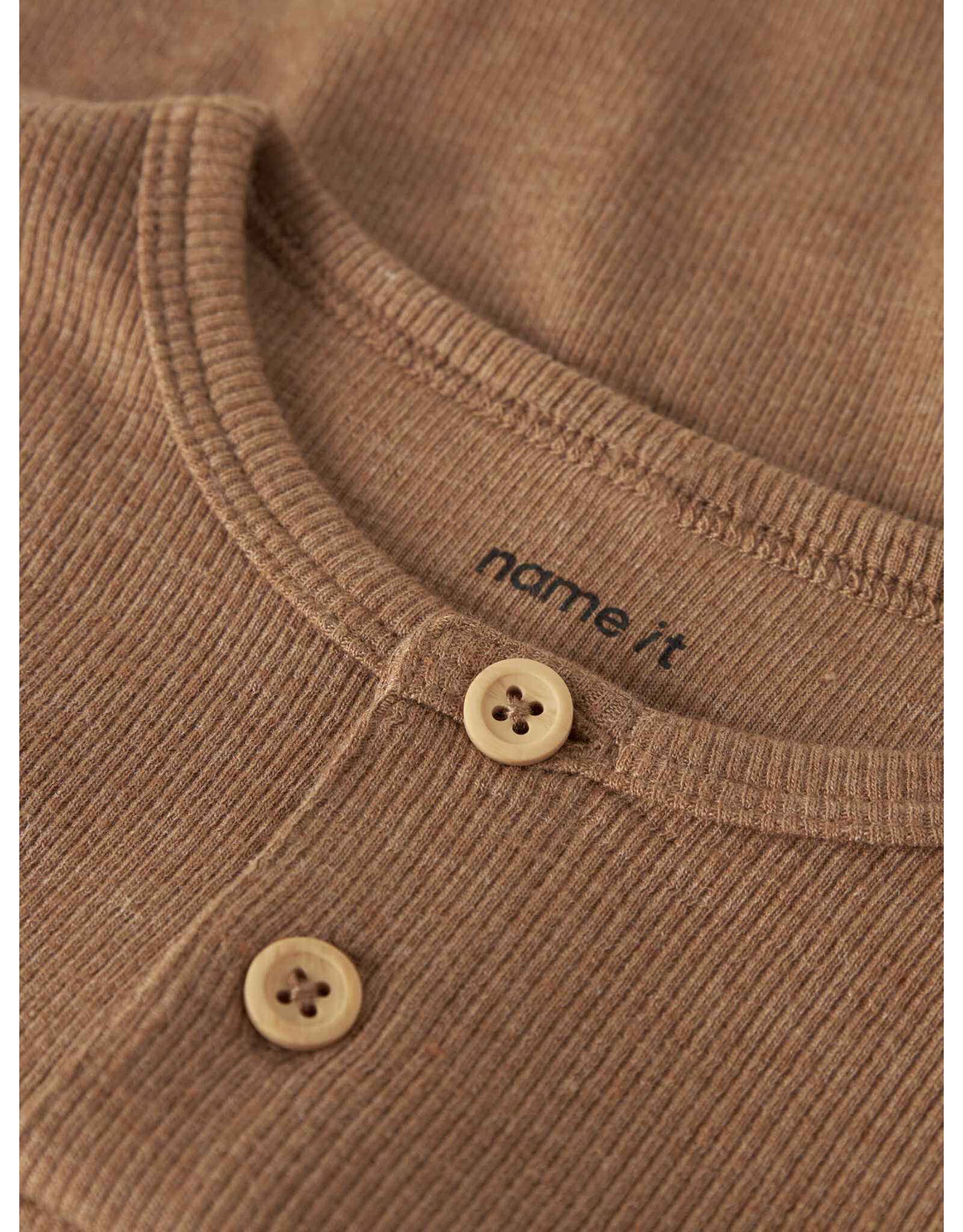 Name it NMMKAB LS Top Noos Coconut/melange