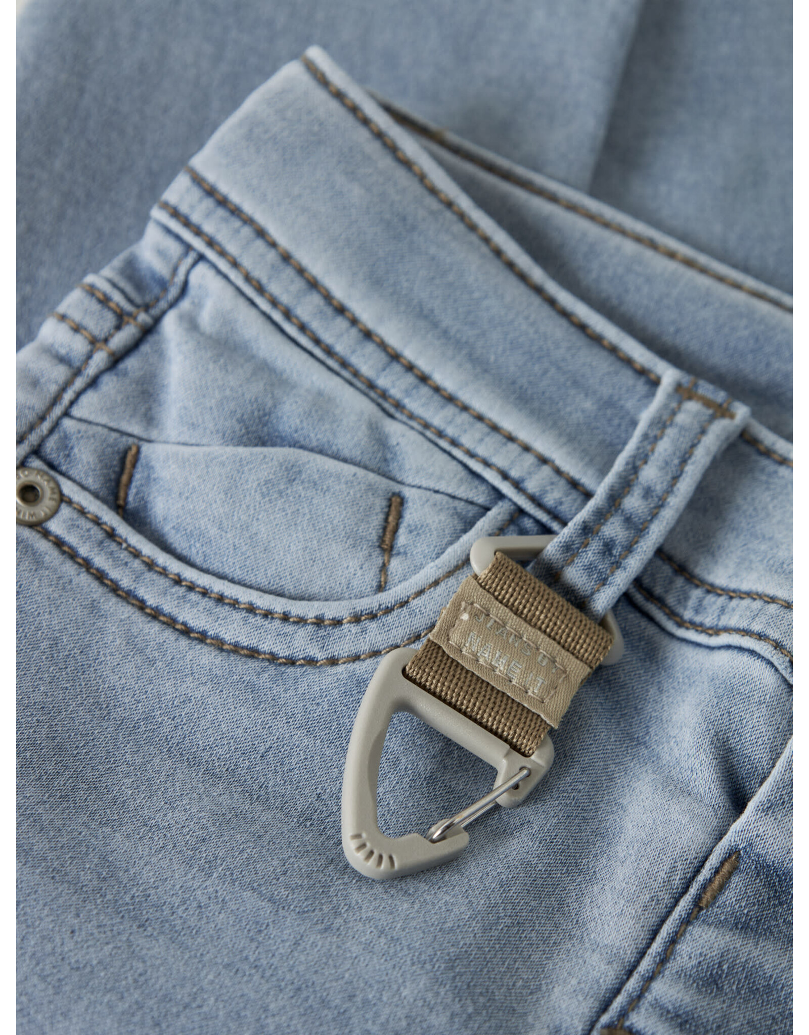 Name it NMMTHEO DNMTHAYER 2689SWE KEY PANT NOOS Light Blue Bleached Denim