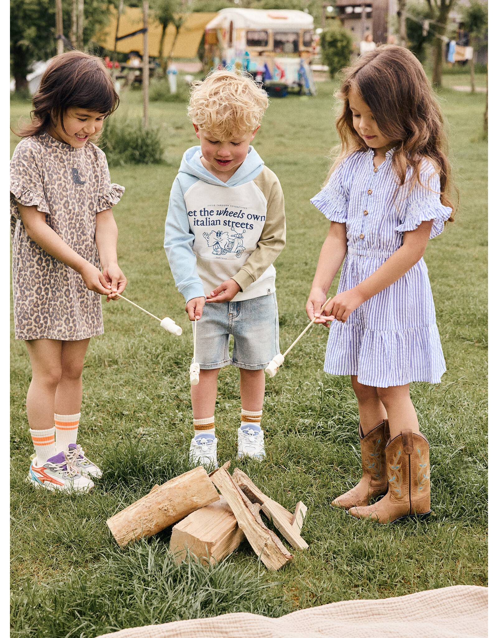 Daily7 Dress Stripe Ruffle Lolite