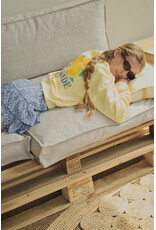 Nobell Kim Sweater with big Lemonade back print Lemoncurd Yellow