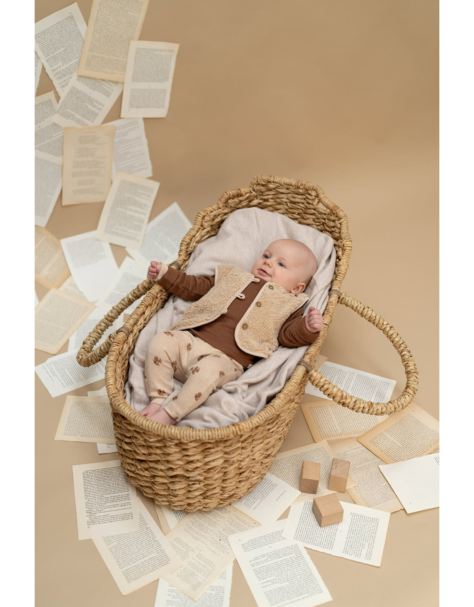 A Tiny Story baby t-shirt long sleeve Coffee