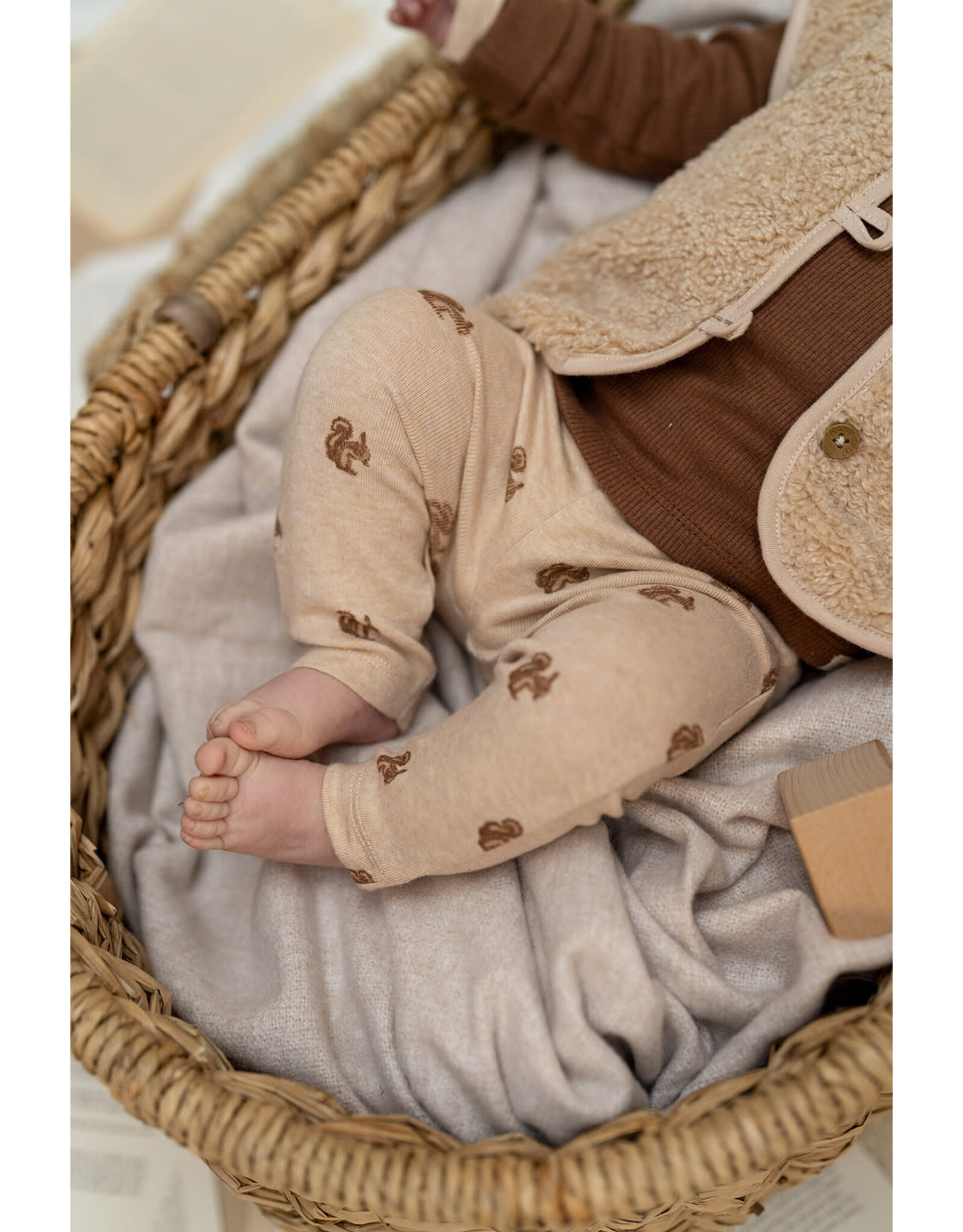 A Tiny Story baby pants Beige melange - W26