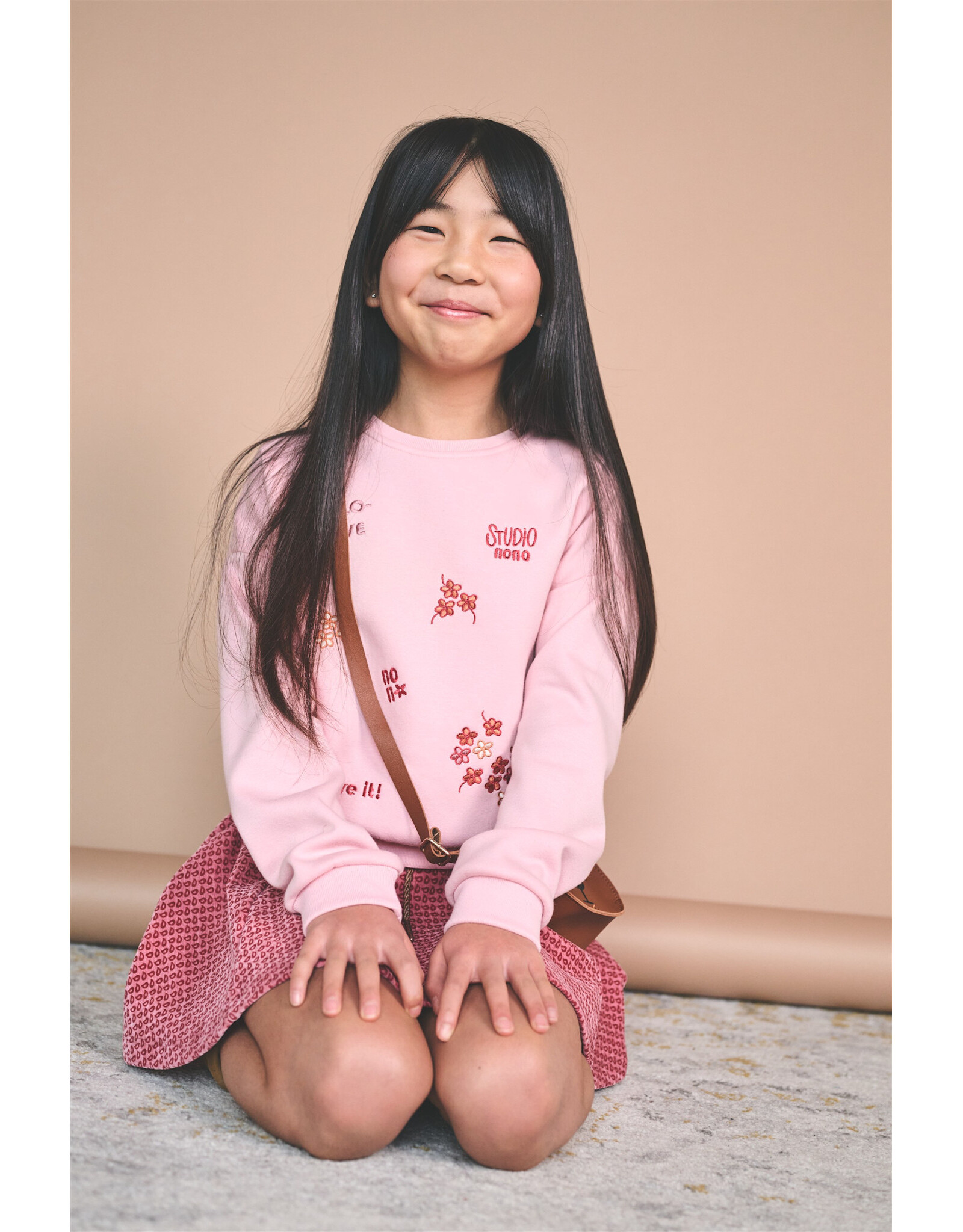 Nono Konono soft furry sweater with embro Rosa