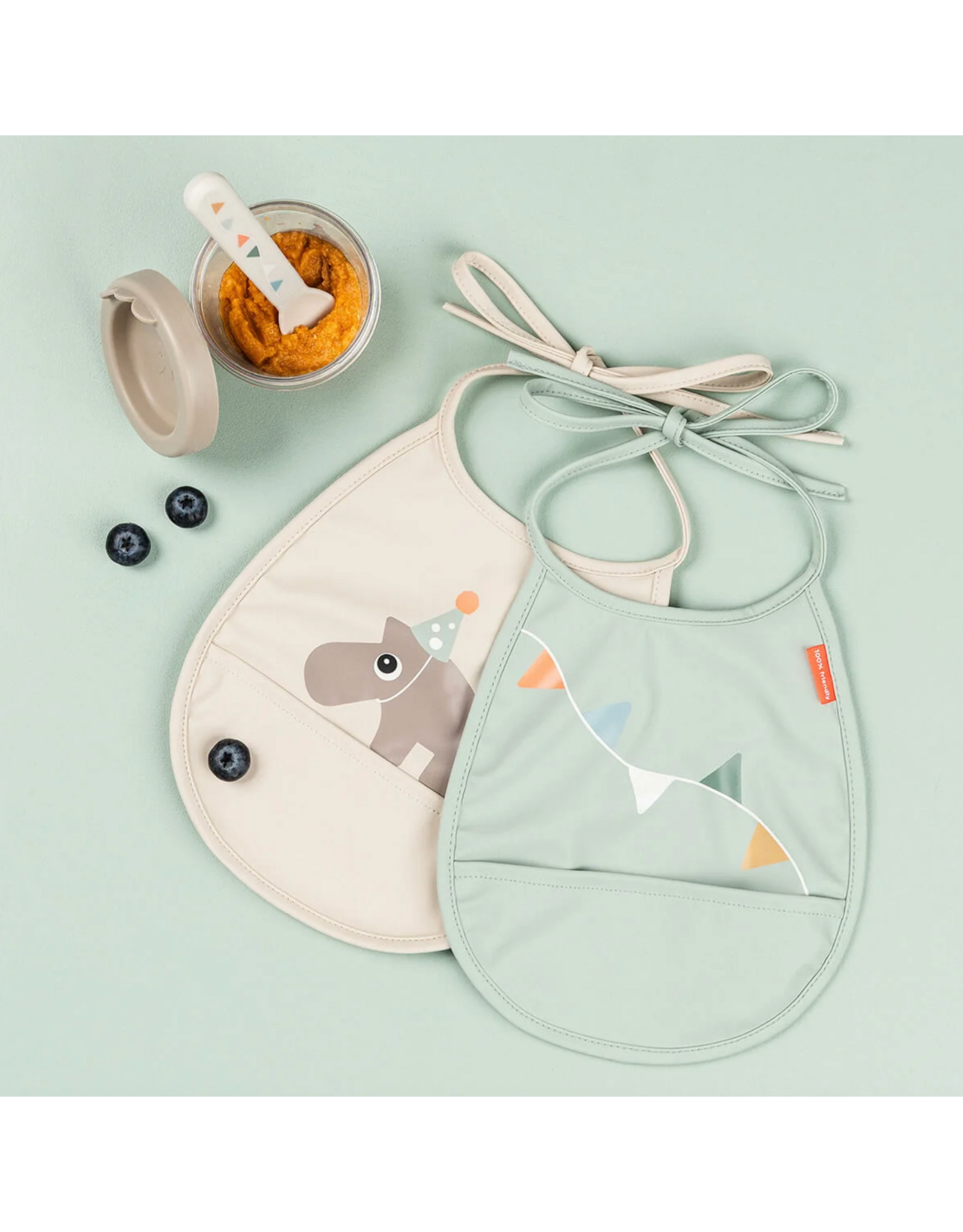 Done by Deer Tiny pocket bib 2-pack celebration Sans