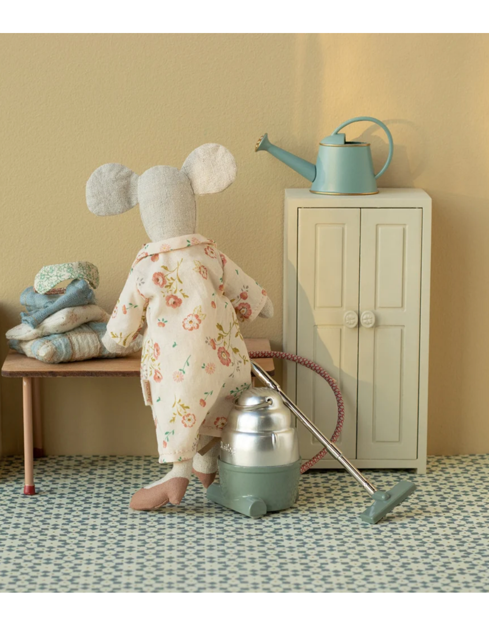 Maileg Closet Mouse Cream