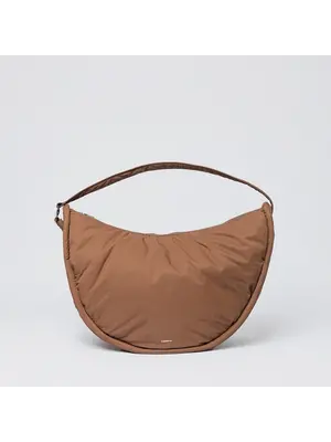 Sandqvist Curve Crossbody Round L Dark Taupe Schoudertas