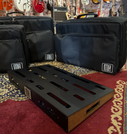 MK Pedalboard 40×29 cm incl. 2 patchbays en gevoerde hoes
