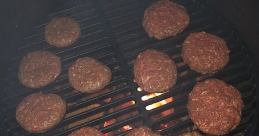 Zelfgemaakte hamburgers van de Green Egg