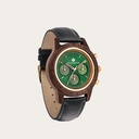 يتميز Emerald Gold Jet بحركة كرونوغراف SEIKO VD54 الكلاسيكية والزجاج المغلف بالياقوت المقاوم للخدش وحزام الطائرة النفاثة. مصنوعة من خشب الجوز الأمريكي ومهتفنة يدويا إلى الكمال. تتوفر الساعة مع حزام خشبي أو حزام جلدي.