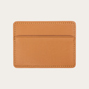 حافظة بطاقات فاخرة من جلد الصبَّار، ناعمة ومتينة للغاية، مصنوعة من أوراق نبات الصبَّار المكسيكي، تتمتع بتصميم مُحسَّن يساعدك على التنظيم، وتضم 3 فتحات.