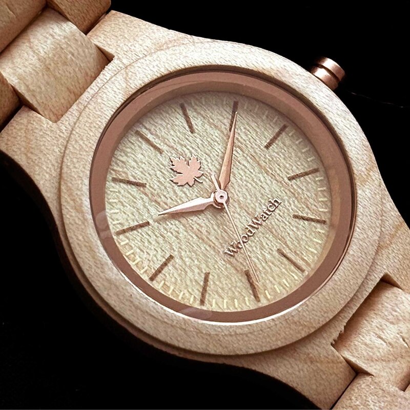 تعد مجموعة "كور" الخيار المثالي لمحبي المنتجات الخشبية وعشّاق المغامرة، حيث تتميز هذه المجموعة بتصميماتها الرياضية الفريدة من نوعها وبأنها مصنوعة يدوياً من أجود أنواع الأخشاب الطبيعية ذات الألوان والأشكال المتعددة. وتشتمل ساعات هذه المجموعة على مقاسين مخت