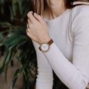 اجعلوا الوقت أكثر معنى معًا مع مجموعة WoodWatch للأزواج. مجموعة مختارة بعناية لشخصين، تضم ساعات ونظارات شمسية متطابقة له ولها، مصنوعة من مواد طبيعية ومُنهية بتفاصيل خالدة.