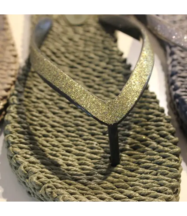 ILSE JACOBSEN Ilse Jacobsen cheerful01 410 army