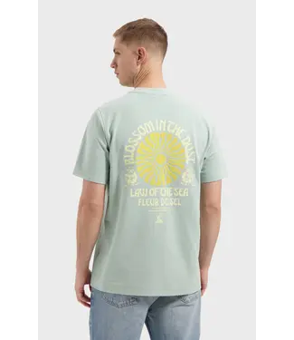 LAW OF THE SEA Law Of The Sea 10390 Sunspell Artwork Tee Jadeite LAW OF THE SEA Law Of The Sea 10390 Sunspell Artwork Tee Jadeite