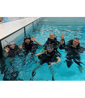 PADI Kadobon PADI Proefduik in zwembad