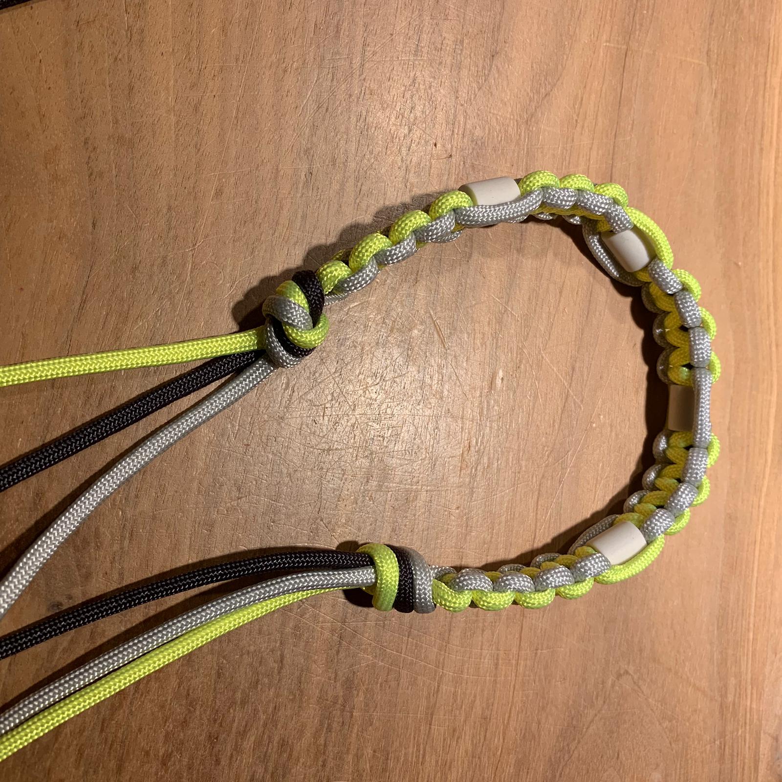 voorbeeld anti teek band cobra knoop paracord