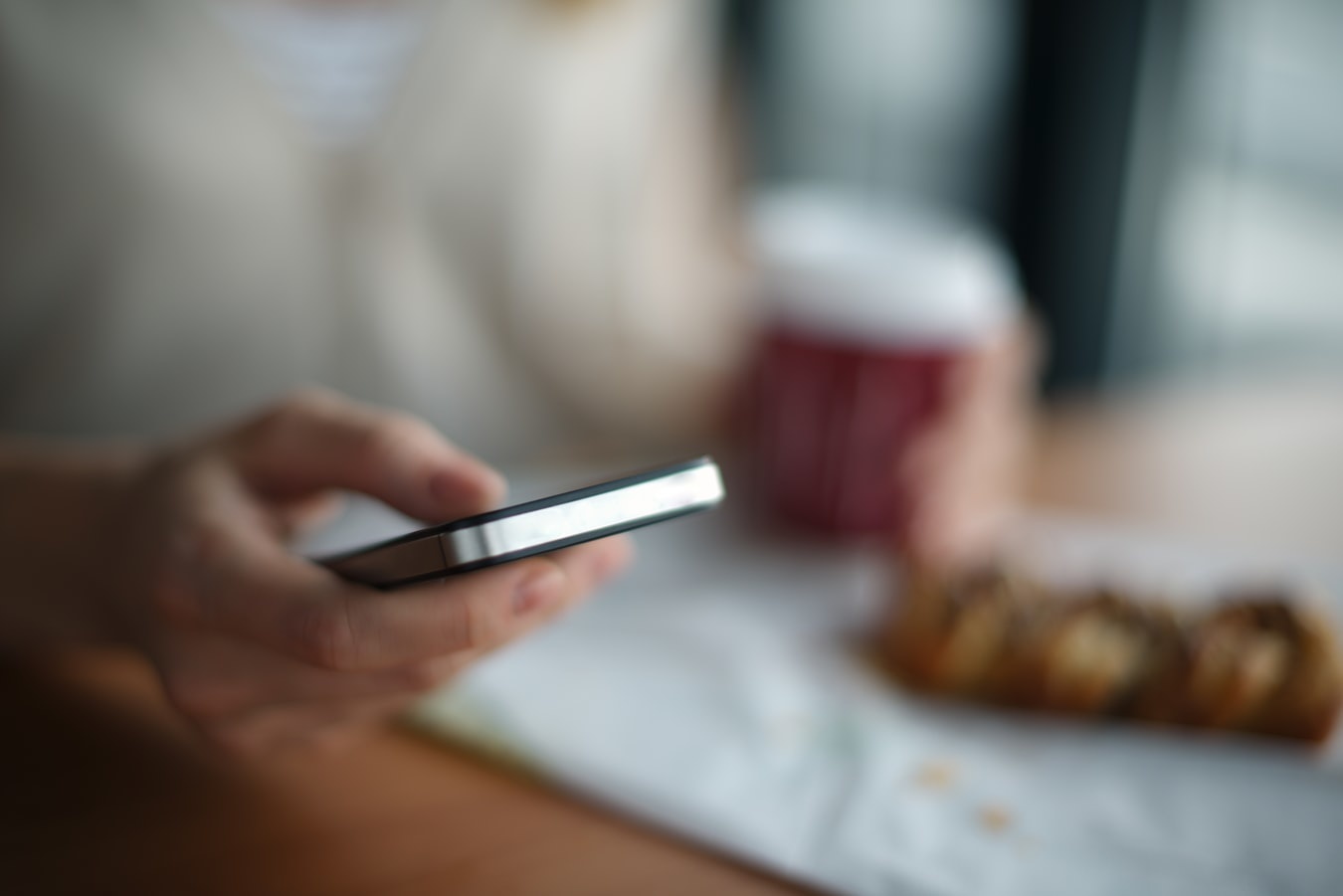 Vraag het de mediator: 'Ik zag mijn collega op Tinder!'