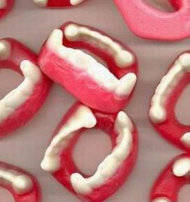 Trolli Winegum Dracula Tanden 1 Kilo trolli kopen in de aanbieding Trolli Winegum Dracula Tanden 1 Kilo trolli kopen in de aanbieding