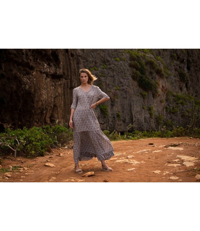 Maxi dress with floral print and ruffles