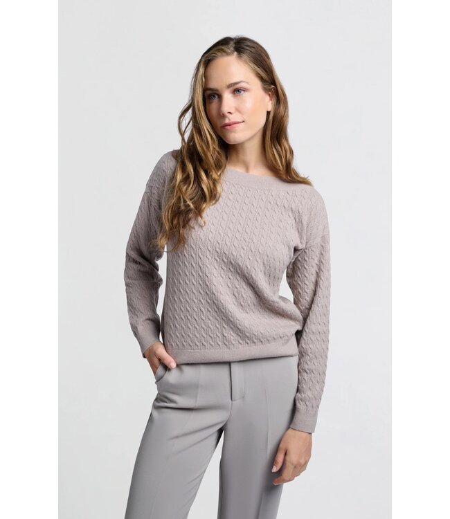 Boatneck sweater with cable