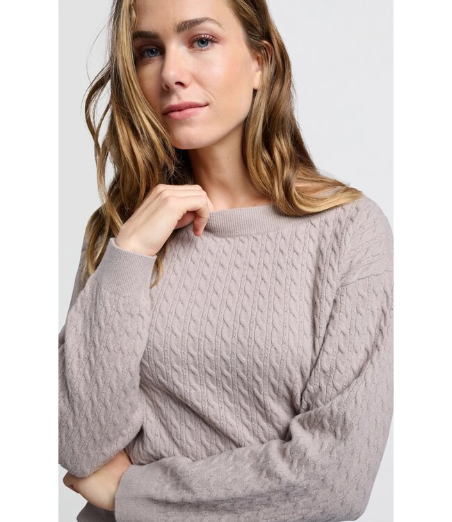 Boatneck sweater with cable