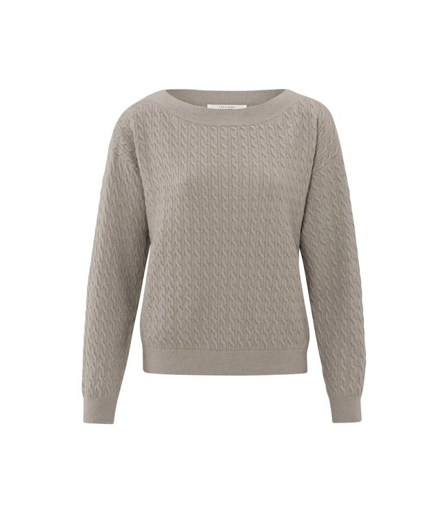 Boatneck sweater with cable