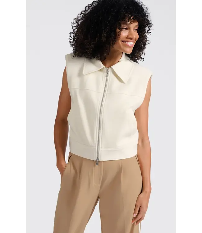 Cropped sleeveless jacket