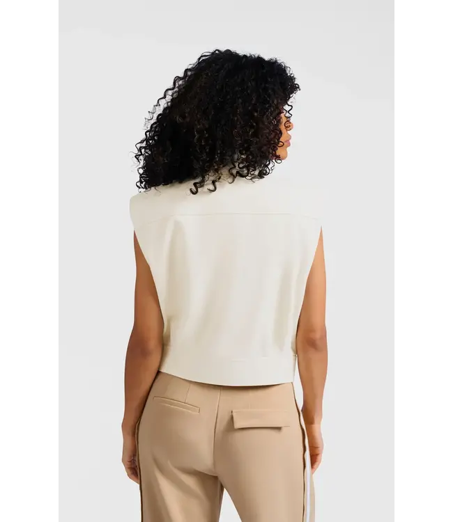 Cropped sleeveless jacket