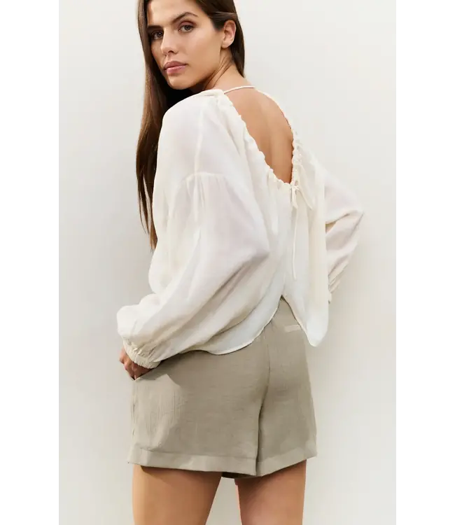 Crinkle top with low back