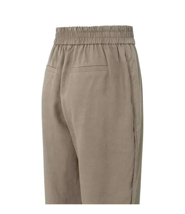 Woven trousers with elastic waistband