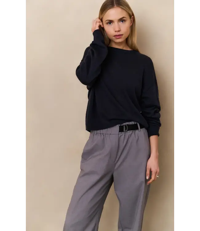 Round neck wool sweater