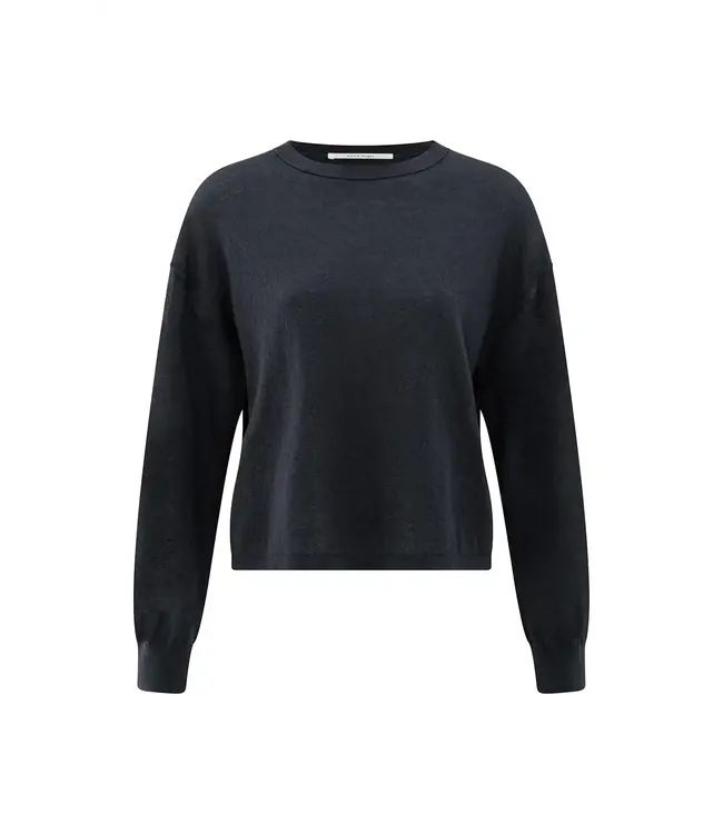 Round neck wool sweater