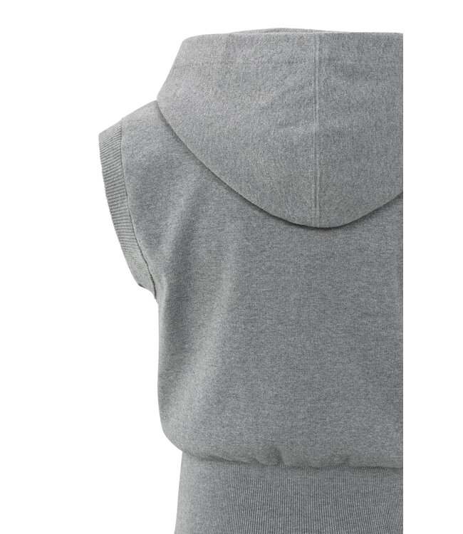 Sleeveless knitted hoodie with zip