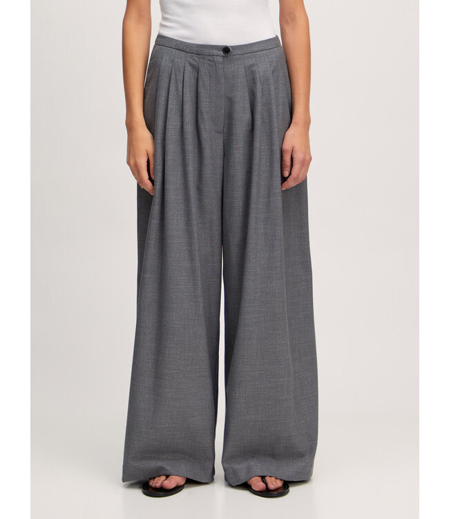 Sandy trousers