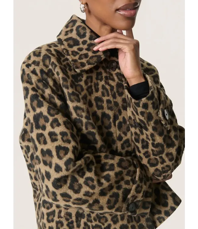 Leony Akeleje jacket