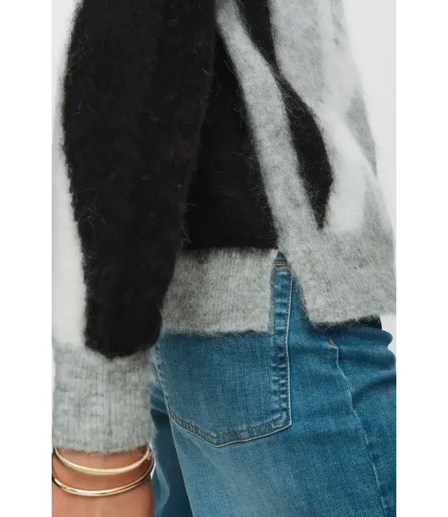 Suri brushed pattern pullover