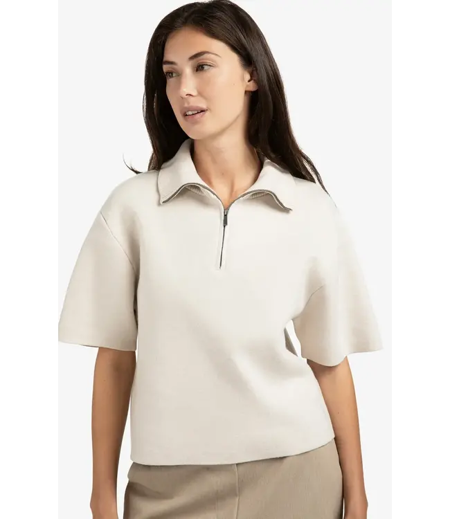 Short sleeve sweater with collar