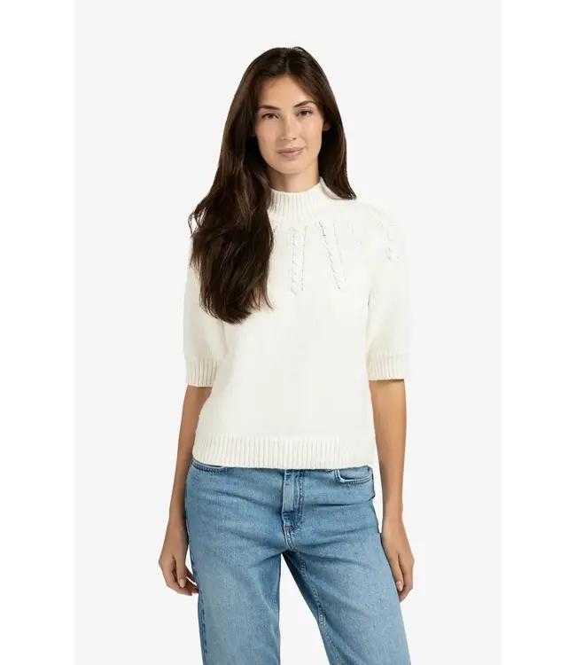 Cable knit with short sleeve