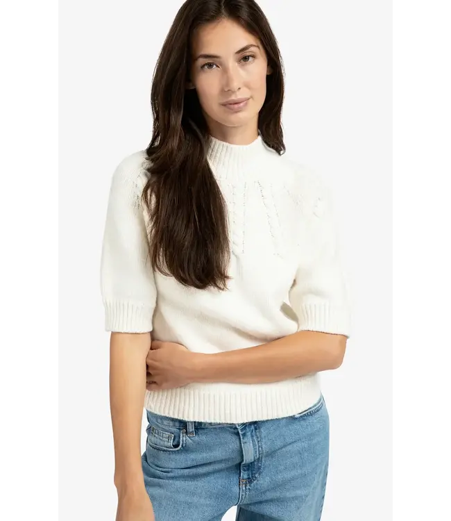 Cable knit with short sleeve