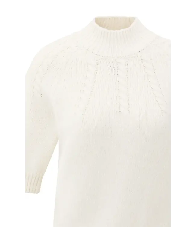 Cable knit with short sleeve