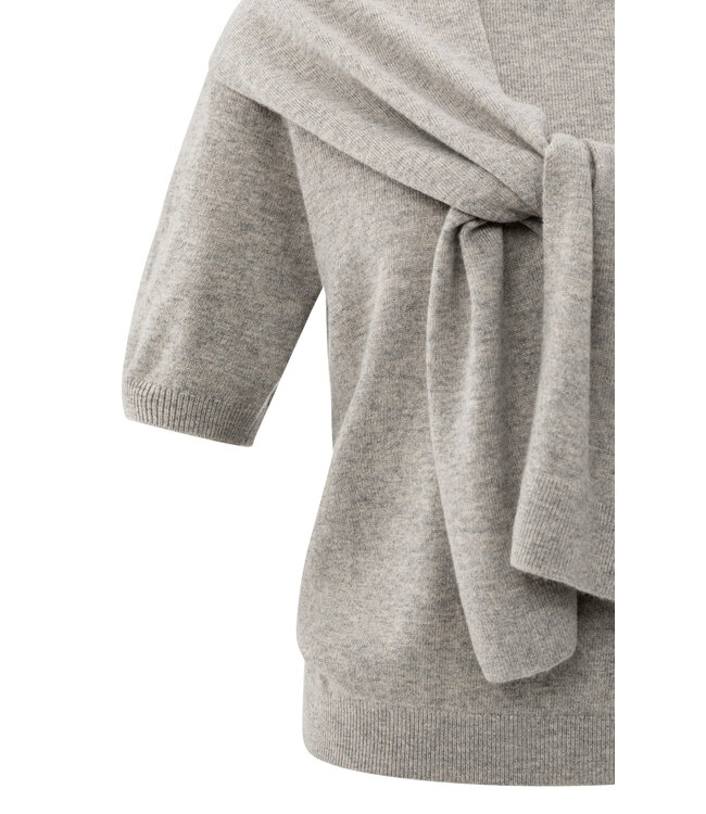 Short sleeve sweater with fake scarf