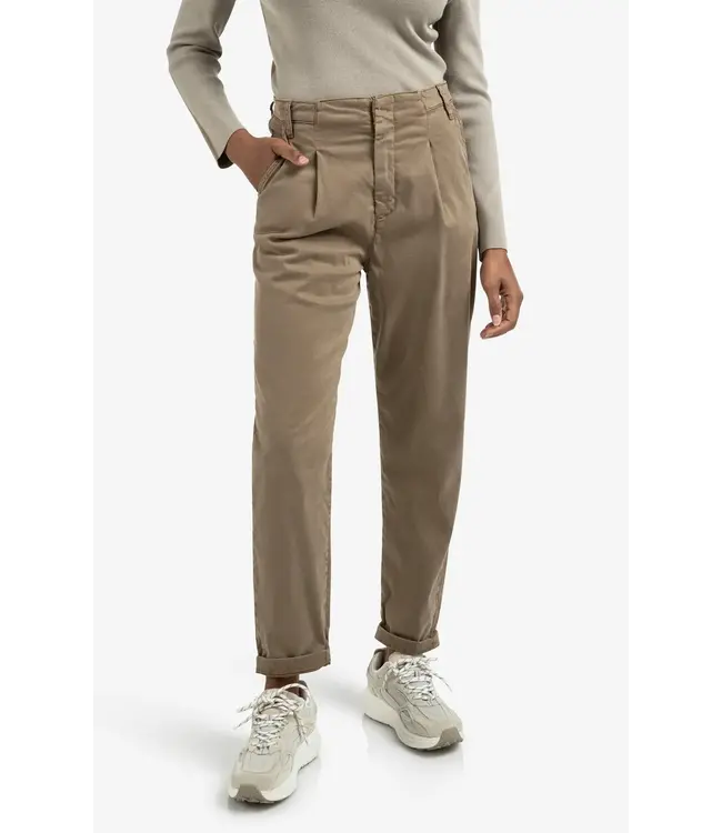 Woven loose fit chino