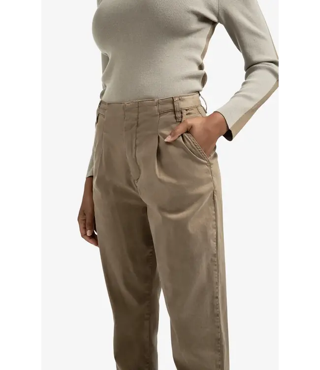 Woven loose fit chino