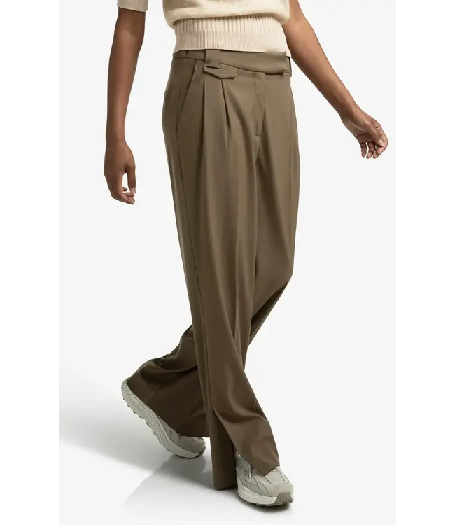 Wide leg trousers with slit
