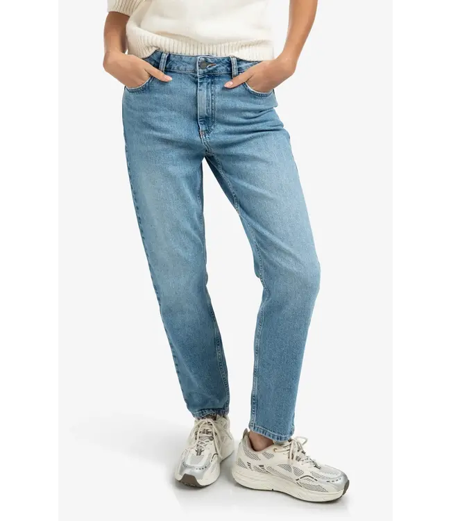 Mid waist boyfriend denim